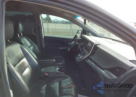 2015 Toyota Sienna Se 8 Passenger из США, поврежденный, VIN 5TDXK3DC8FS617604